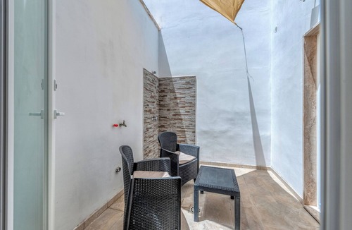 Torre San Gennaro Apartment | Apartment '1' with Private Terrace and Air Conditioning