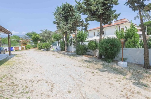 Paestum Apartment | Apartment 9 with Sea View, Wi-Fi, and Air Conditioning