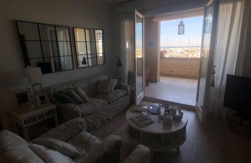 Punta Ala Apartment | Apartment a stone's throw from the sea