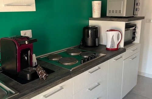 Marta Apartment | Apartment a stone's throw from the lake - Bisentina