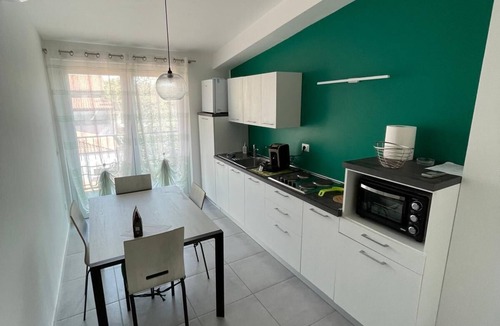 Marta Apartment | Apartment a stone's throw from the lake - Bisentina