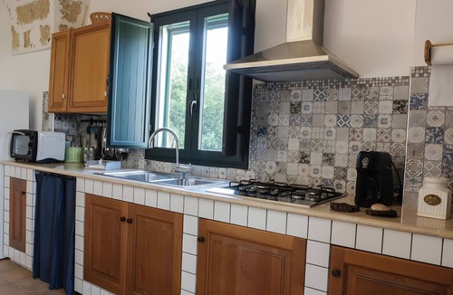 Novoli Apartment | Apartment 'Acanto' with Shared Pool, Wi-Fi and Air Conditioning
