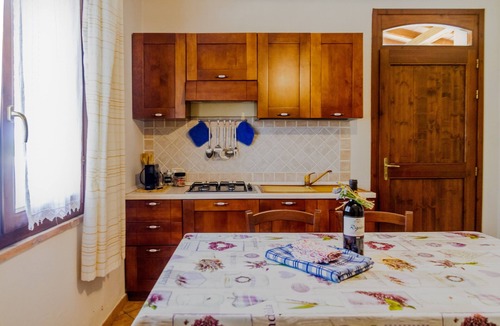 Principina a Mare Apartment | Apartment 'Adele' with Shared Pool, Wi-Fi and Air Conditioning