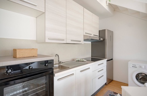 Municipio 1 Apartment | Apartment 'Adriatica' with Sea View, Wi-Fi and Air Conditioning