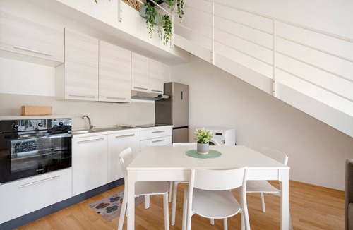 Municipio 1 Apartment | Apartment 'Adriatica' with Sea View, Wi-Fi and Air Conditioning