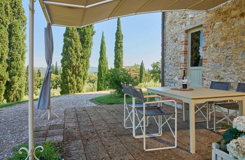 Suvereto Apartment | Apartment 'Agriturismo Il Ghiaccio - Quercia' with Shared Pool, Wi-Fi and Air Conditioning