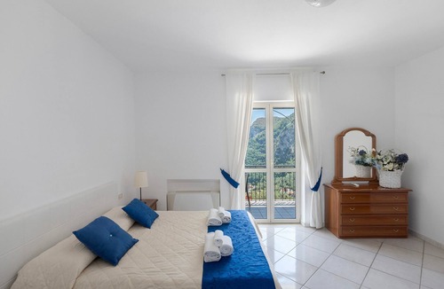 Nerano Apartment | Apartment 'Amalfi Apartment' with Sea View, Wi-Fi and Air Conditioning