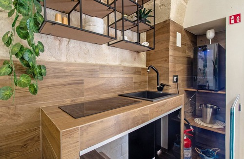 Fasano Apartment | Apartment 'Angelsuite' with Wi-Fi and Air Conditioning