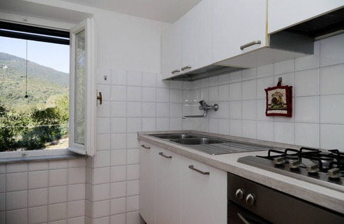 Vigne Giunche Apartment | Apartment 'Arco' with Private Garden, Wi-Fi and Air Conditioning