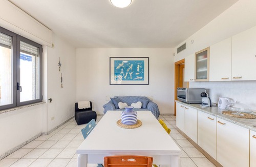 Marina San Gregorio Apartment | Apartment 'Baia Dei Sogni - Ariae' with Sea View, Wi-Fi and Air Conditioning