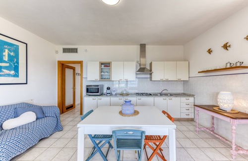 Marina San Gregorio Apartment | Apartment 'Baia Dei Sogni - Ariae' with Sea View, Wi-Fi and Air Conditioning