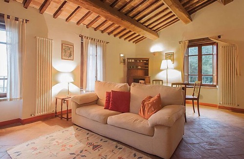 Castiglione della Valle Apartment | Apartment Borgo Monticelli in Perugia - 3 persons, 1 bedrooms