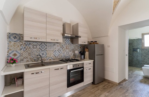 Acquarica del Capo Apartment | Apartment 'Casa Incanto' with Private Garden and Air Conditioning
