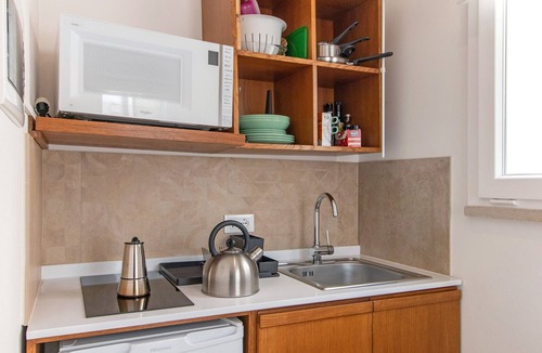 Monopoli Apartment | Apartment 'Carrubo' with Private Terrace, Wi-Fi and Air Conditioning