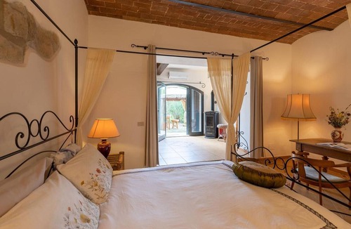 Suvereto Apartment | Apartment 'Casa Cascata - Casale Rosmarino' with Private Garden, Wi-Fi and Air Conditioning