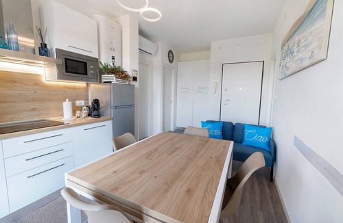 Sottomarina Apartment | Apartment 'Casa Da Luigina' with Sea View, Balcony and Air Conditioning