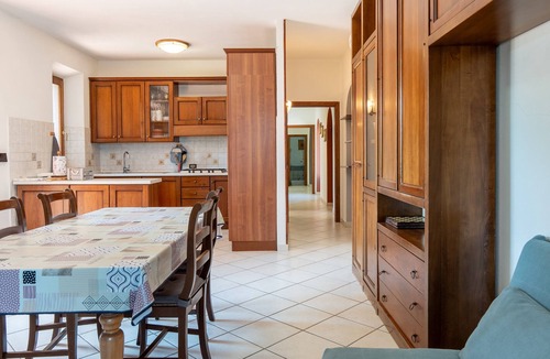 Acquaviva Apartment | Apartment 'Casa Isidora' with Mountain View, Wi-Fi and Air Conditioning