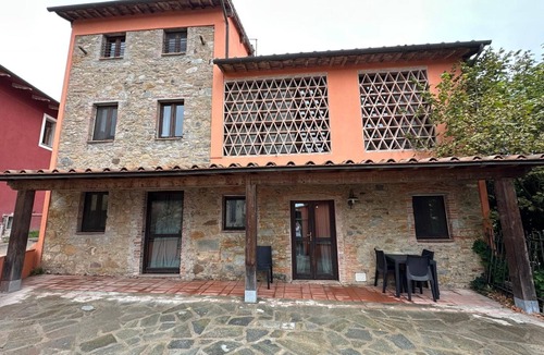 SantʼAndrea di Compito Apartment | Apartment 'Casa La Corte in Capannori' with Private Pool, Wi-Fi & Air Conditioning
