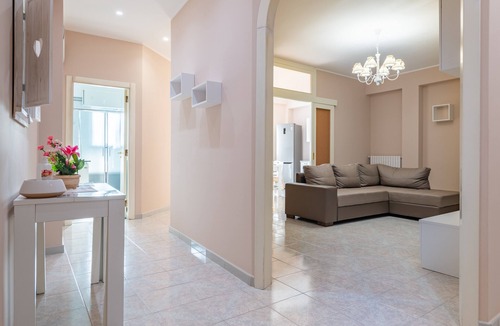 Pulsano Apartment | Apartment 'Casa Vacanze Francesco' with Balcony, Wi-Fi and Air Conditioning
