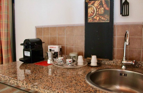 Suvereto Apartment | Apartment 'Casa Zalea - Casale Rosmarino' with Private Garden, Wi-Fi and Air Conditioning
