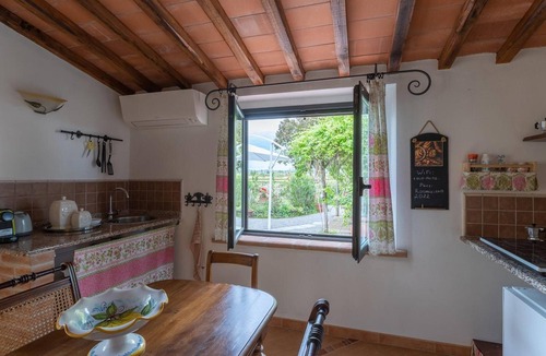 Suvereto Apartment | Apartment 'Casa Zalea - Casale Rosmarino' with Private Garden, Wi-Fi and Air Conditioning