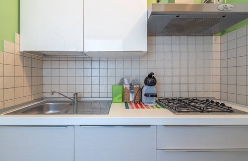 Noto Marina Apartment | Apartment 'Cascina Di Barone - Vista Mare' with Sea View, Wi-Fi and Air Conditioning