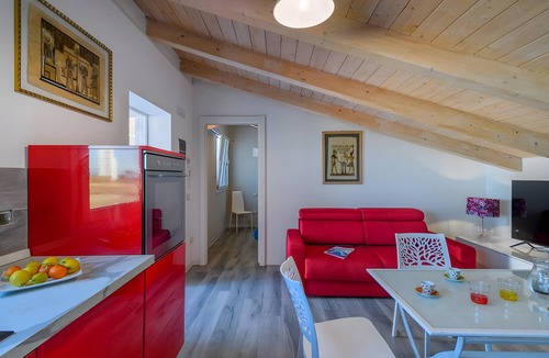 Mondolfo Apartment | Apartment 'Comfort E Stile' with Private Terrace and Air Conditioning