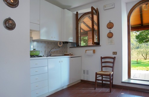 Citta della Pieve Apartment | Apartment 'Cotogno - La Cerretola' with Shared Pool, Shared Garden and Wi-Fi