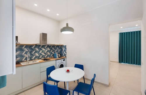 Pompei Apartment | Apartment 'Domus Vesuvii' with Wi-Fi and Air Conditioning