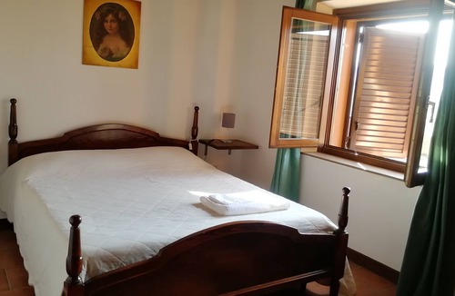 Treia House | apartment for 6 people in Villa Luzi farmhouse