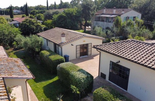 Borgo Carige Apartment | Apartment 'Frantoio' with Shared Pool, Wi-Fi and Air Conditioning