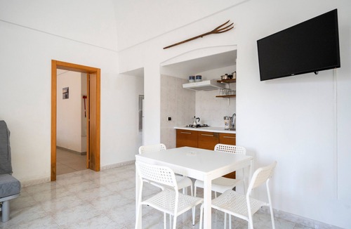 L'Assunta Apartment | Apartment 'Gelso' with Shared Pool, Private Terrace and Wi-Fi