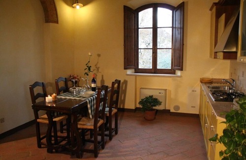 Monteroni d'Arbia House | Apartment in farmhouse with swimming pool, a stone's throw from the village.