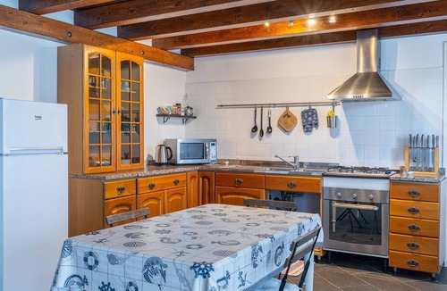 Costa Saracena-Castelluccio House | Apartment in Villa 'Il Limone, La Salvia e il Rosmarino' with Sea View, Private Terrace and Wi-Fi