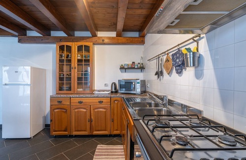 Costa Saracena-Castelluccio House | Apartment in Villa 'Il Limone, La Salvia e il Rosmarino' with Sea View, Private Terrace and Wi-Fi