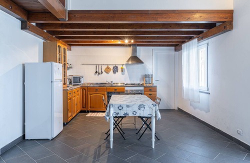Costa Saracena-Castelluccio House | Apartment in Villa 'Il Limone, La Salvia e il Rosmarino' with Sea View, Private Terrace and Wi-Fi