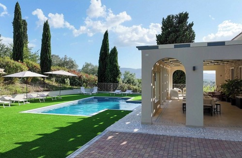 Stroncone Apartment | Apartment in villa with pool in Umbria