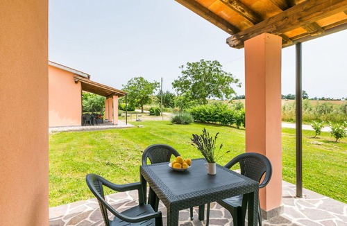 Sorano House | Apartment in villa with pool, hot tub, WIFI, A/C, TV, terrace, pets allowed, panoramic view, parking