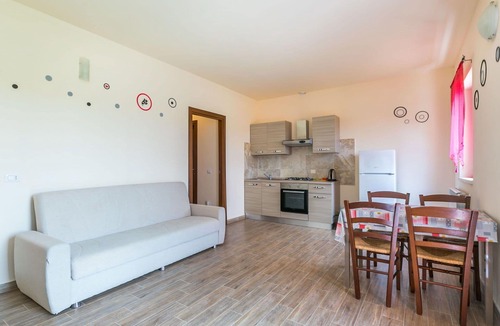 Sorano House | Apartment in villa with pool, A/C, WIFI, hot tub, TV, terrace, pets allowed, panoramic view, parking