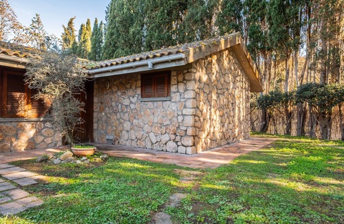 Ansedonia Apartment | Apartment 'La Capannuccia B' with Shared Garden, Wi-Fi and Air Conditioning
