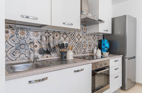 Pachino Apartment | Apartment 'La Casa Di Chloe' with Wi-Fi and Air Conditioning
