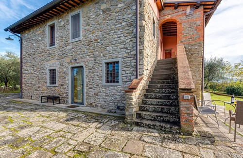 Pian di Sco Apartment | Apartment 'La Perla' with Shared Pool, Private Terrace and Wi-Fi