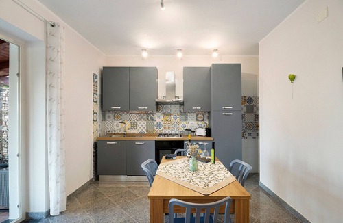 Montecorice Apartment | Apartment 'Lavanda Con Piscina' with Sea View, Wi-Fi and Air Conditioning