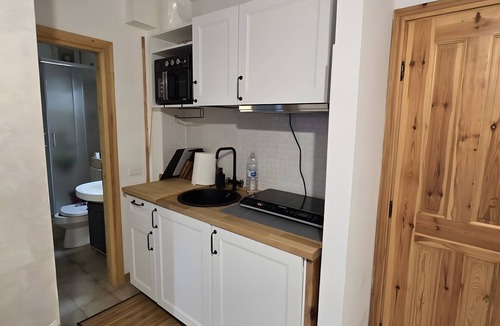 Lucoli Apartment | Apartment 'Le Case Di Reno' with Mountain View, Wi-Fi and Air Conditioning