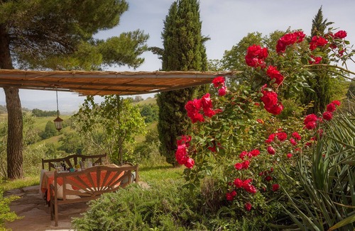 Scansano Apartment | Apartment "Lo Zoppo" with horses and swimming pool