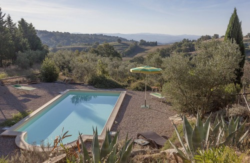 Scansano Apartment | Apartment "Lo Zoppo" with horses and swimming pool