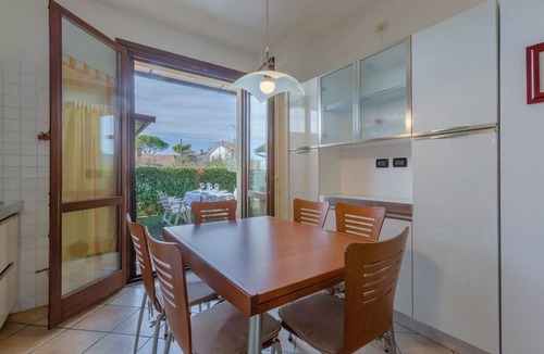 Fossanova San Marco Apartment | Apartment located on the ground floor of a modern terraced house with private entrance.Beautiful private garden with table and chairs for outdoor dining or simply relaxing.In 75 square meters of space it accommodates 6 people with a double bedroom, a sin