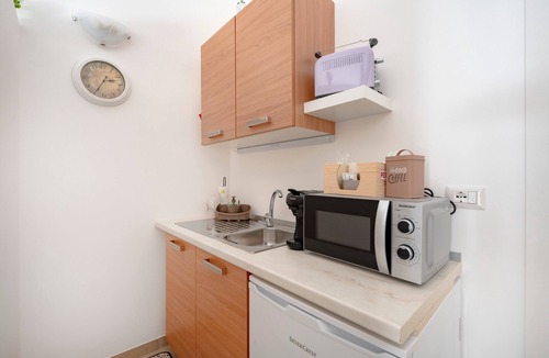 Mola di Bari House | Apartment 'Mare' with Wi-Fi and Air Conditioning