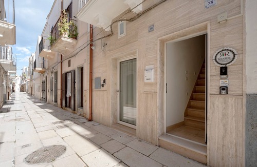 Mola di Bari House | Apartment 'Mare' with Wi-Fi and Air Conditioning