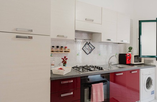 Trapani City Centre Apartment | Apartment 'Marilù' with Private Terrace and Wi-Fi